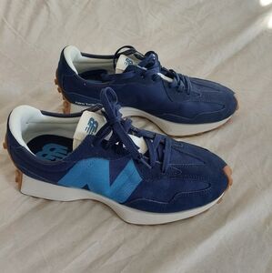 New Balance Men's 327 Navy Blue With Gum Bottom Mens Size 10